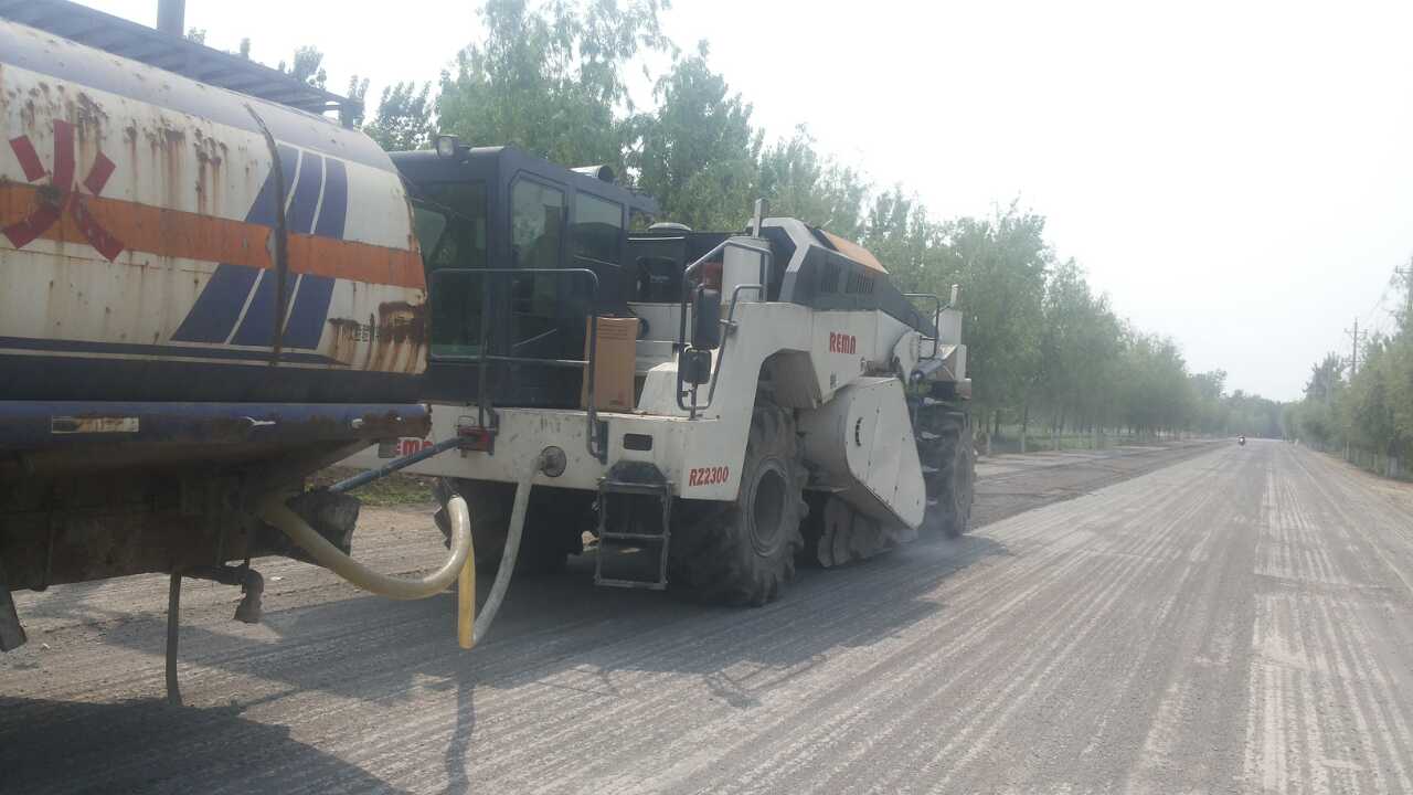 RZ2300，河南濮陽(yáng)水穩(wěn)冷再生