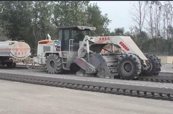 WR2300L，G311國(guó)道河南永城段冷再生